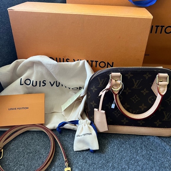Authentic 💯❤️‼️ Brandnew Bb Alma Louis Vuitton💯 - Picture 7 of 10